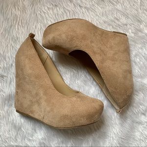 Soda wedge pumps